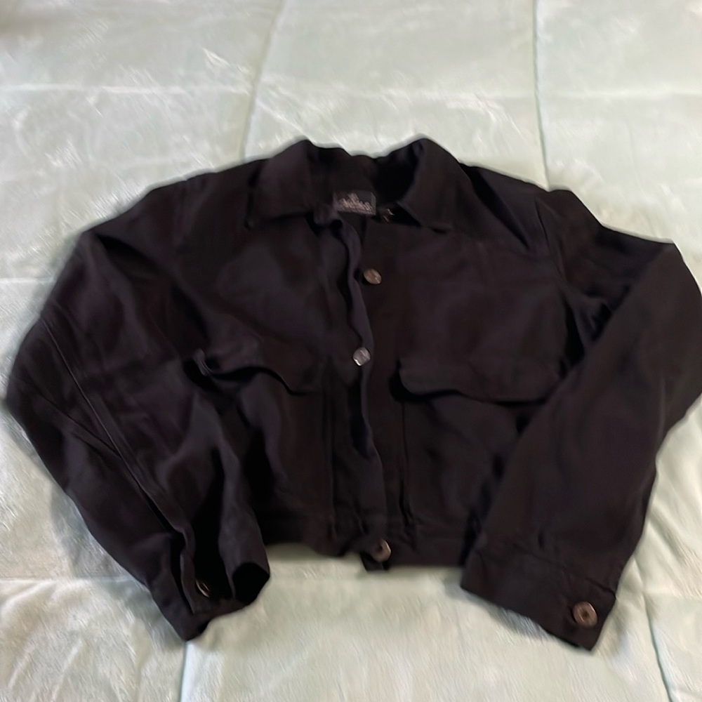 A.GoldE. Black cropped Jean Jacket size M